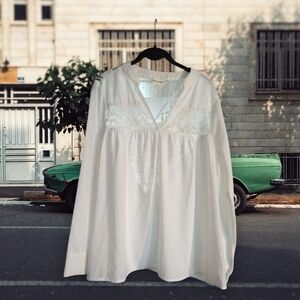 NWOT Lala Factory White Long Sleeve Blouse with Lace Detail Size Medium